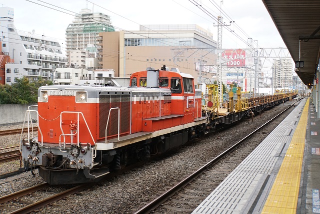 DE10 1603牽引 小田原ロングチキ工臨 & 新潟駅 115系 & きらきらうえつ2