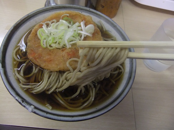千住曙町・冨士三屋の天ぷらそば２