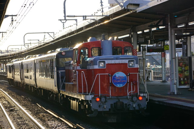 EF81 95水戸ホキ& 越乃Shu＊Kura両国展示回送4