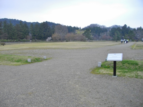 平泉観自在王院南門跡 (1) (500x375).jpg