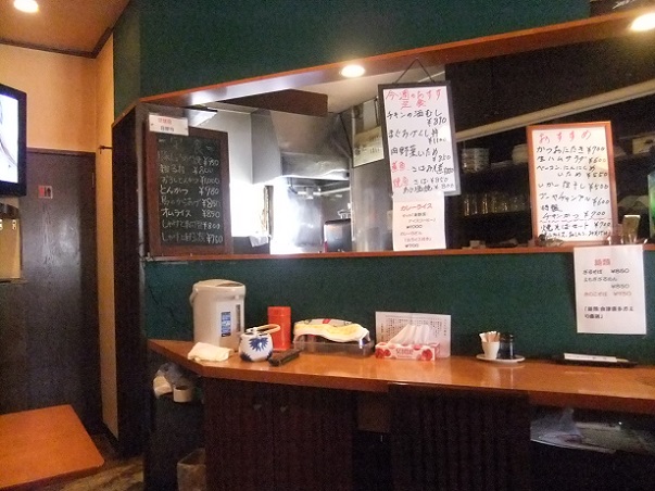 谷在家1丁目・諏佐の店内