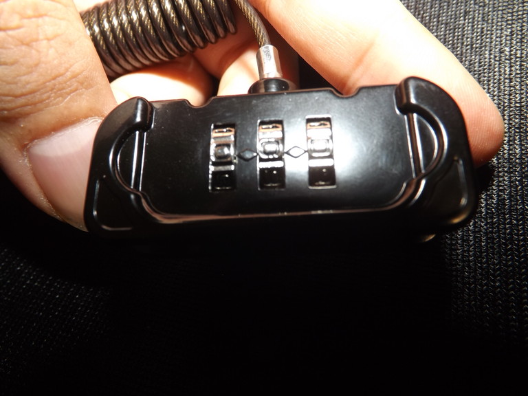 iPhone盗難防止用 LOCKケース8