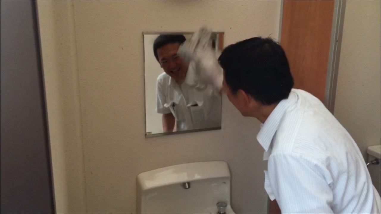 公衆トイレ掃除　山田店長