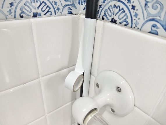 IKEA イケアの GUNNERN ミラーキャビネット 取り付けました DIY 洗面所 壁紙