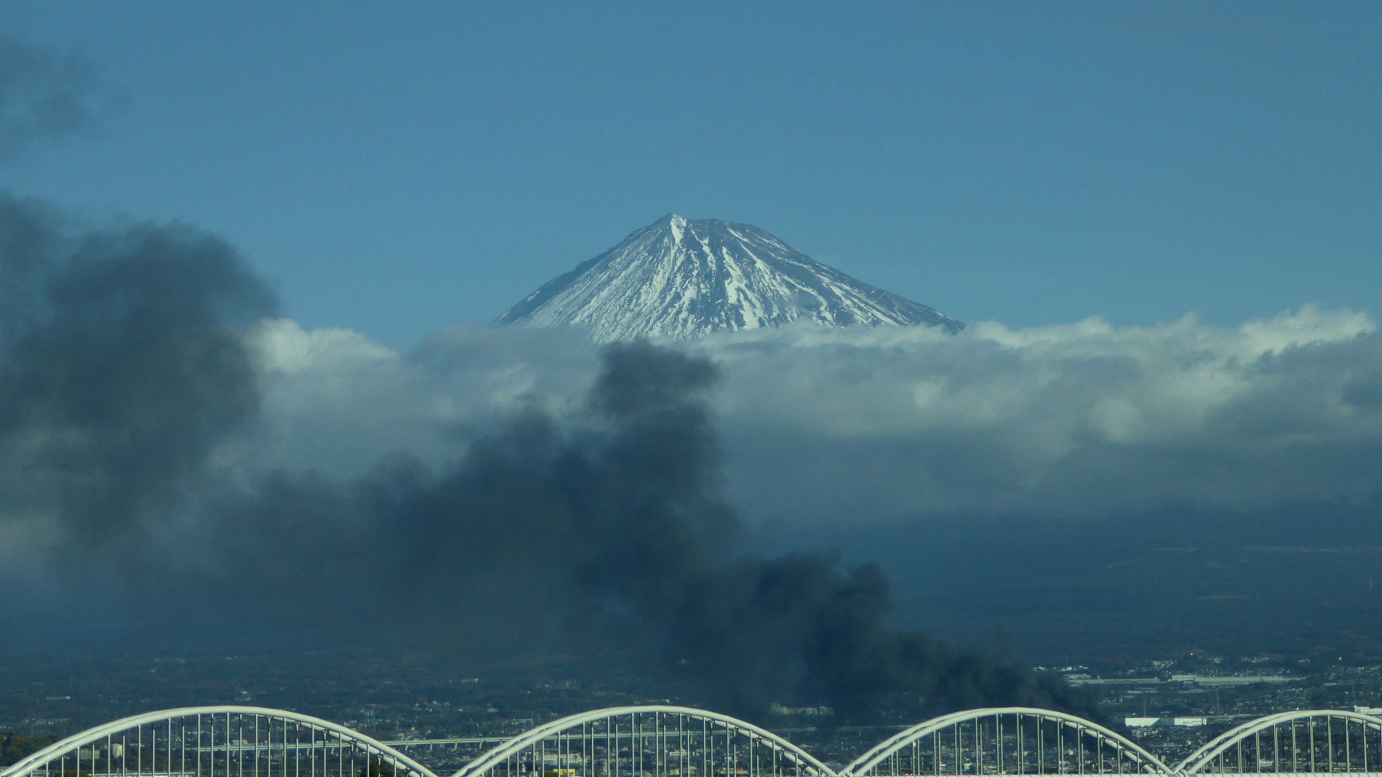 富士川の鉄橋付近で目撃したもの 南風のメッセージ 楽天ブログ