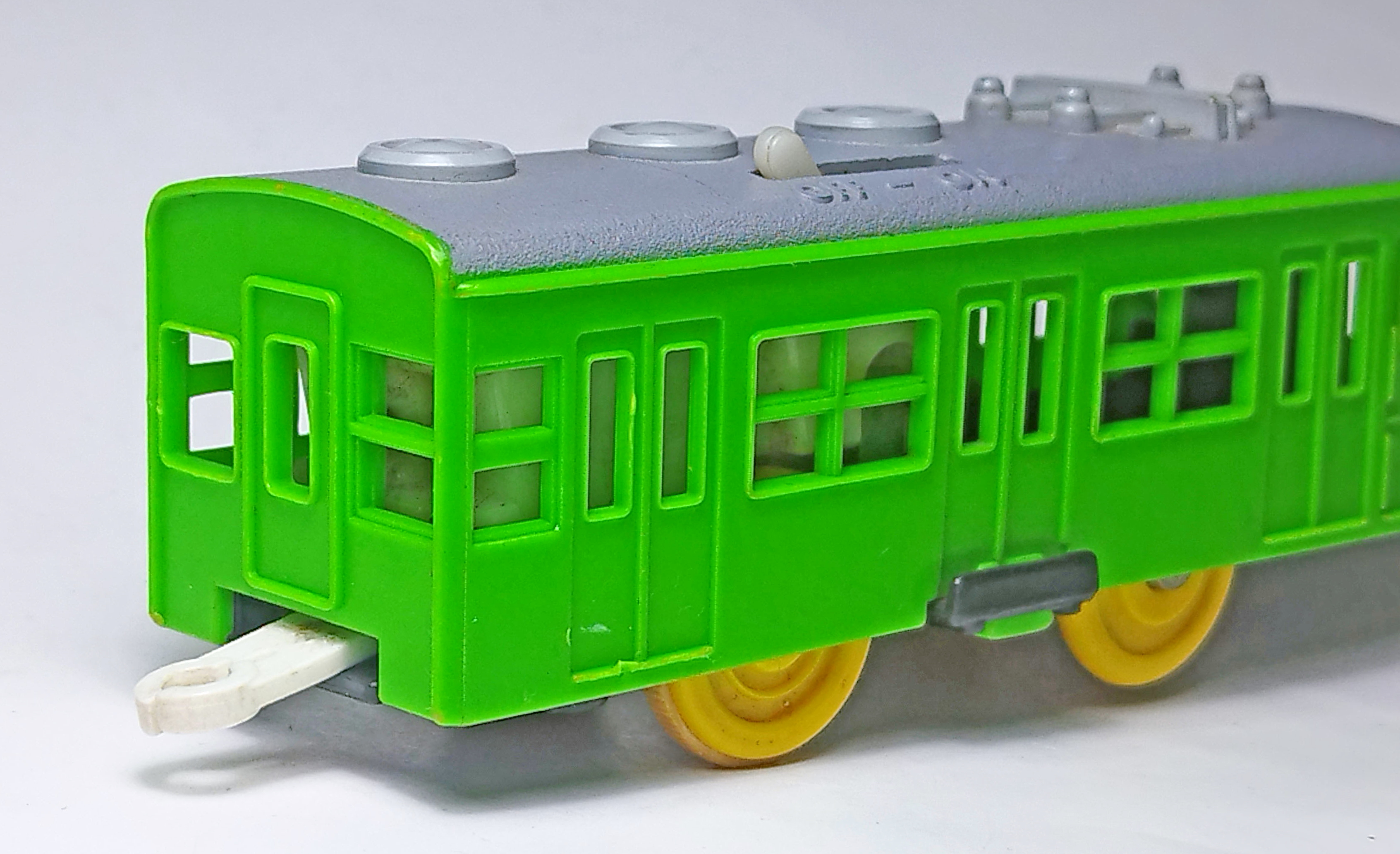 【プラレール】電動プラ電車 電車 前スイッチ 旧動力 緑色 日本製 プラレール】電動プラ電車 電車 前スイッチ 旧動力 緑色 日本製 た*ま