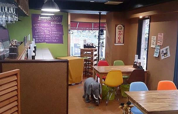 凸凹店内.JPG