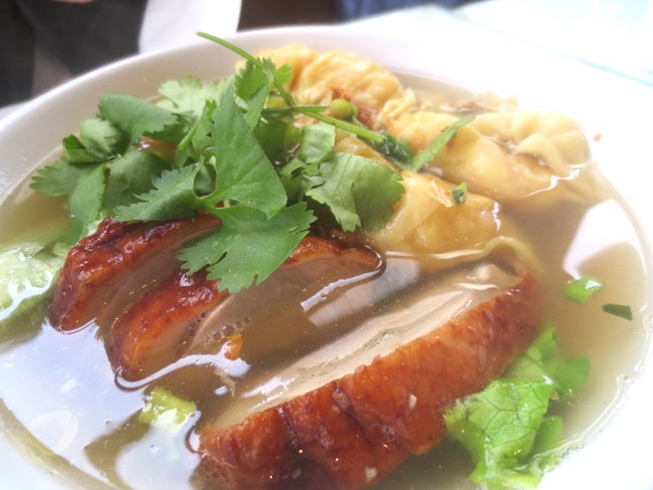 麺入りワンタンスープ