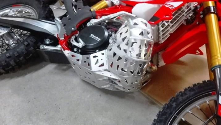 P-TECHのスキッド＋チャンバーガード、KTM、SHERCO等もアップ
