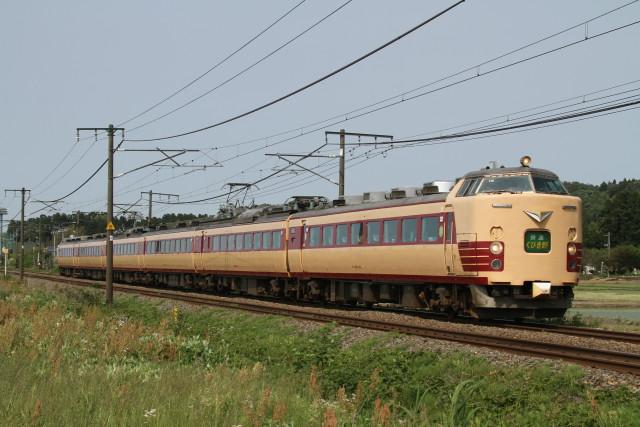 日本海をバックに 485系 国鉄特急色3