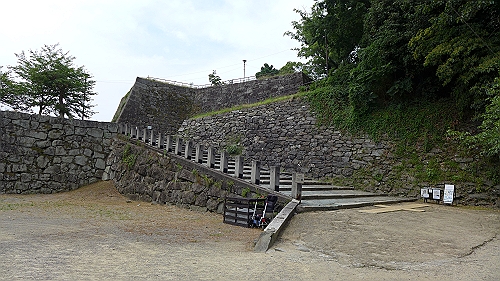 和歌山城表坂登り口