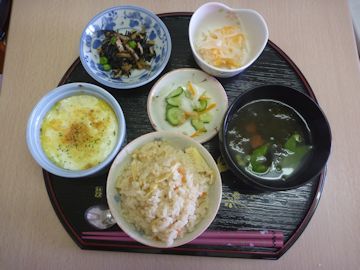 ５／２７の昼食.JPG