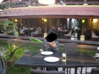 背後の屋敷で食べたい