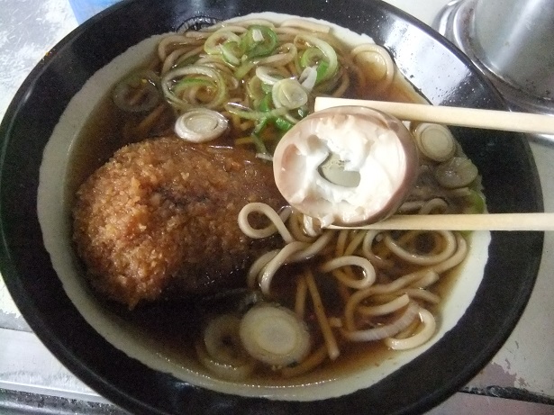 田舎＠目黒のメンチそば＋味付け玉子３