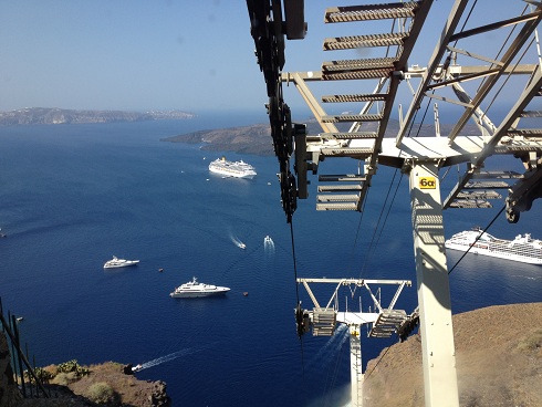 fira cliff looking down water.jpg