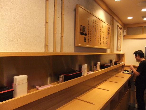 乱切りそばあずみ池袋東口店の店内