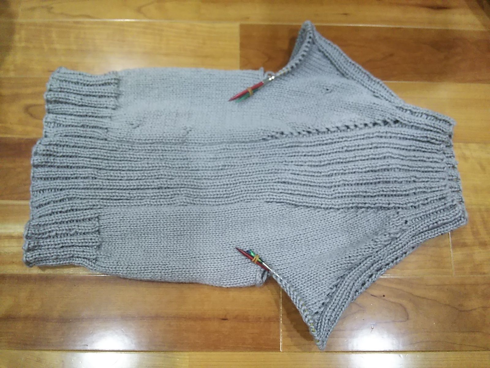 首から編む簡単 棒針編みのセーター レデースセーター3号 26 作成中 毛糸のはきだめ 楽天ブログ