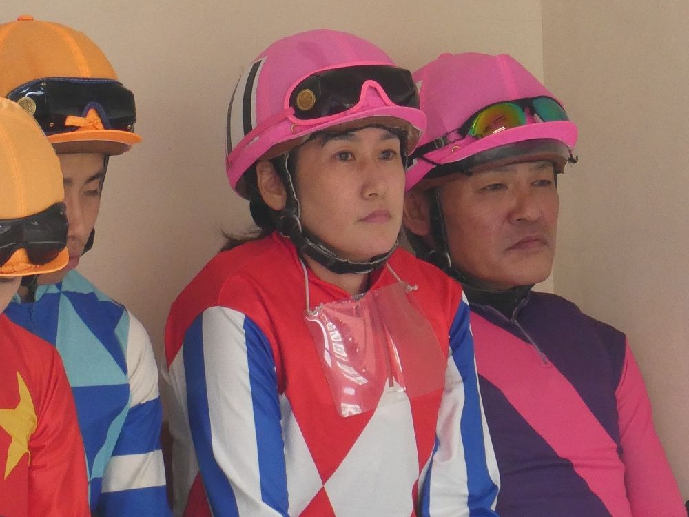 岩永千明騎手 ３年ぶりに復帰 最初でたぶん最後のライブ応援 白い稲妻 多摩の黒酢 ほぼ競馬なブログ Since 06 楽天ブログ