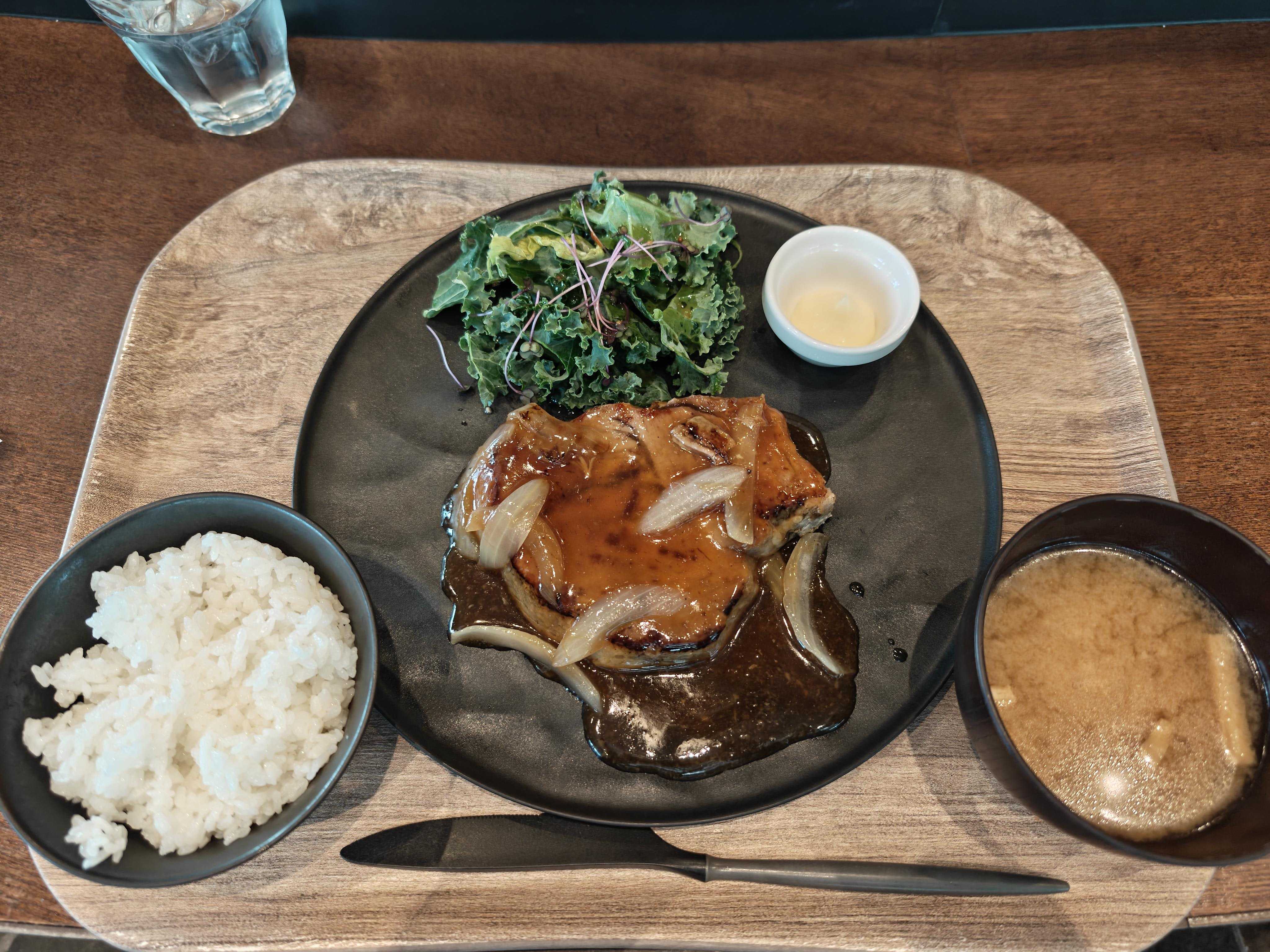 虎ノ門ヒルズ　日常茶飯時 　一人ランチ　生姜焼きステーキ定食