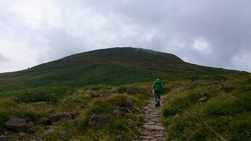 s-20140911月山石道進む.jpg