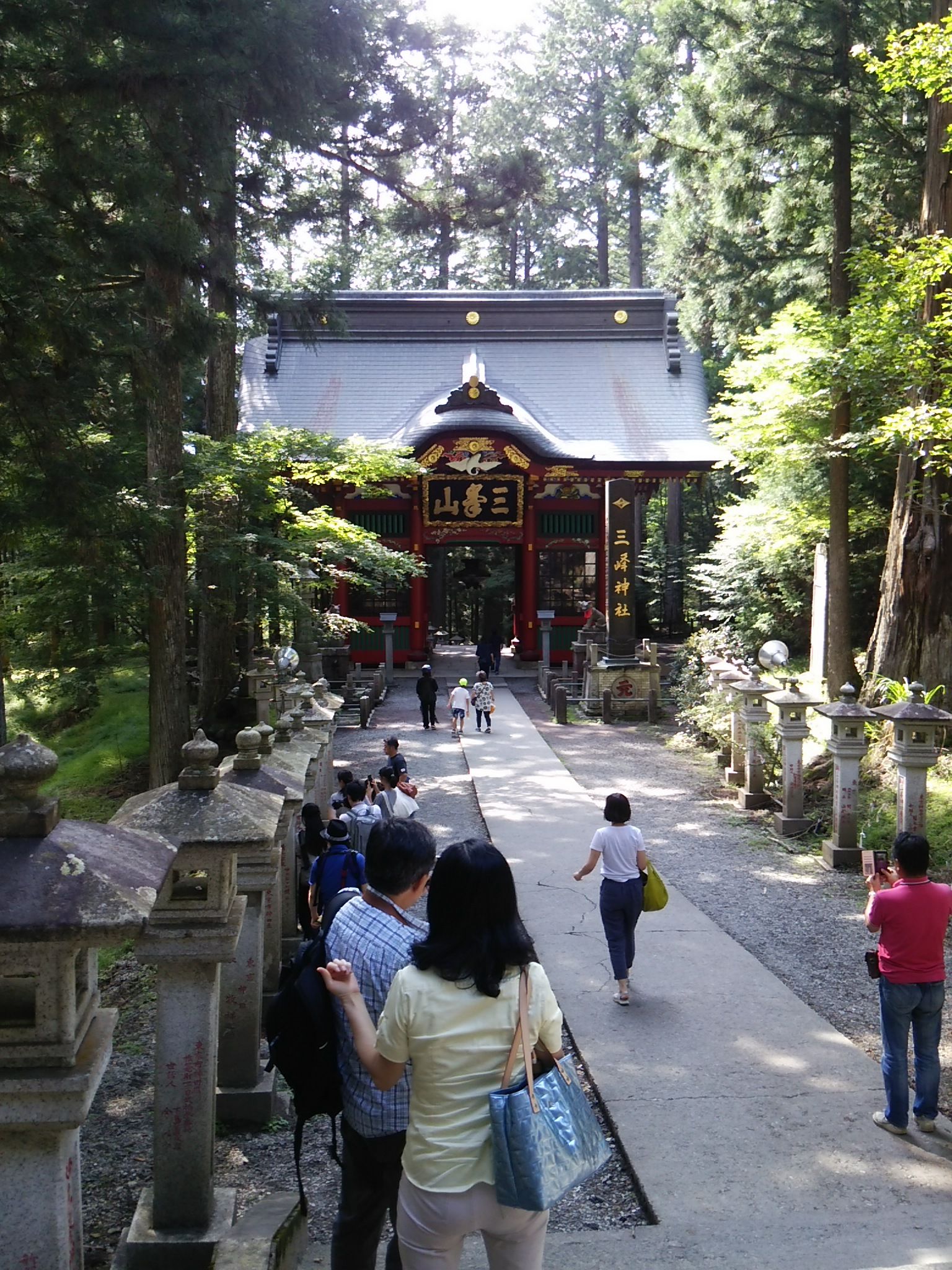 三峰神社にご眷属拝借しに行きました おいでませ狼様 明日何食べて生きていこうかな W 楽天ブログ