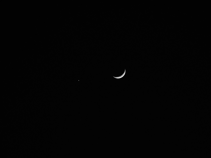 宵の明星と五日月2.JPG