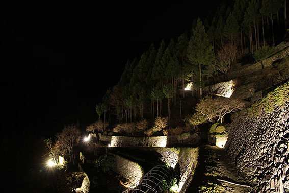 高開石積みライトアップ-03♪