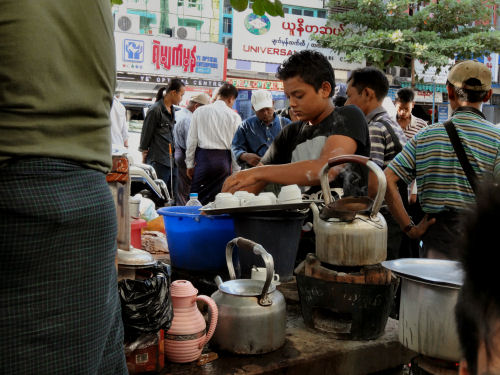 ヤンゴンの喫茶店１４.jpg