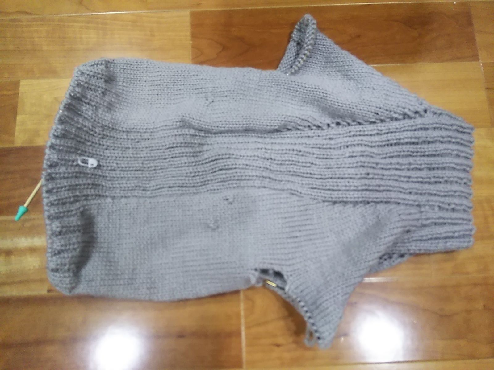 首から編む簡単 棒針編みのセーター レデースセーター3号 24 作成中 毛糸のはきだめ 楽天ブログ