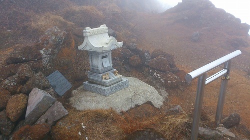 s-20140501不忘山2山頂神社.jpg