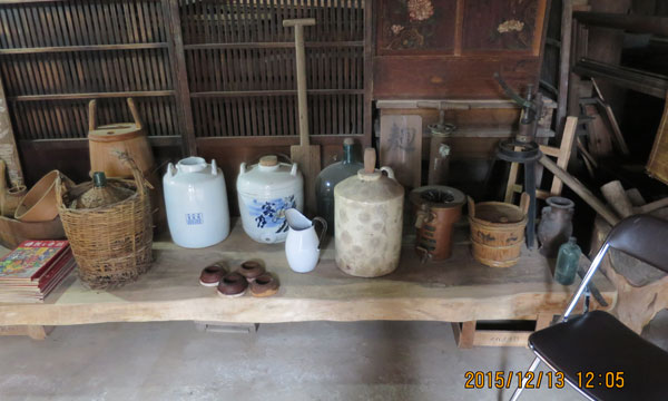 蔵の酒器.jpg