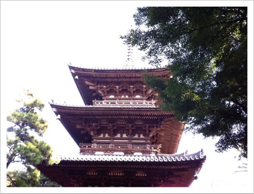 三渓園・旧燈明寺の三重の塔