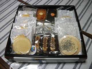 お菓子の詰め合わせ.JPG
