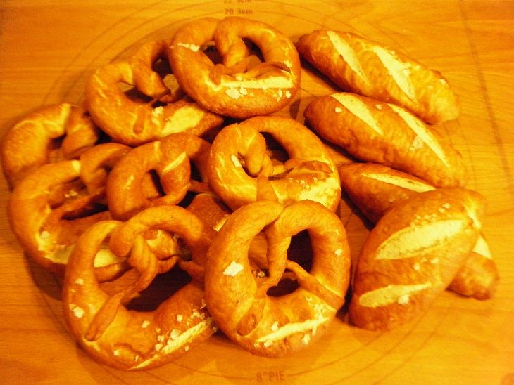 プレッツェルと、プチパン風プレッツェル パンとお菓子とせっけんと・・・ 楽天ブログ