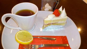 ともながショートケーキとレモンティー