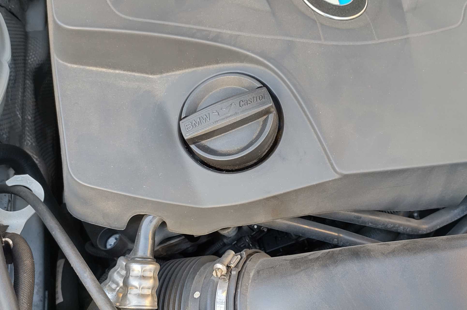 BMW M135i（F20）エンジンオイルだだ漏れですw くるまのく～ 楽天ブログ