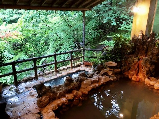 5/31 日本百名山を制覇するため全国各地から赤城山登山へ!! 最高峰黒檜山では新緑が頂まで到達しました。 赤城山の温泉旅館 赤城温泉花の宿湯