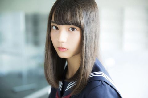 ザンビ 小坂菜緒 ひらがなけやき坂46 レインコート サイン入り ☆けやき坂46♪小坂菜緒センターで『君の名は希望』披露