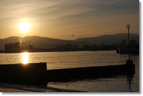 港の夜明け-22 13.1.5 7：34