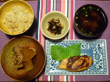 2012.06.04大根とイカの煮物＆鮭の西京焼＆たけのここ?飯4.jpg