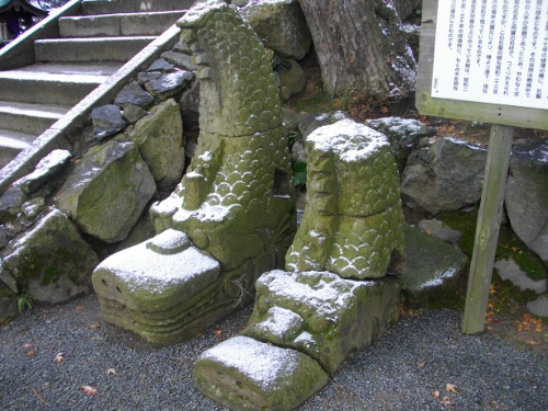 丸岡城石製鯱 (1) (500x375).jpg