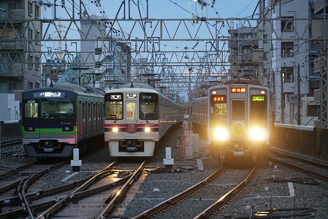 京王 都営 「鉄道探偵と8人の容疑者」 マ－ク5