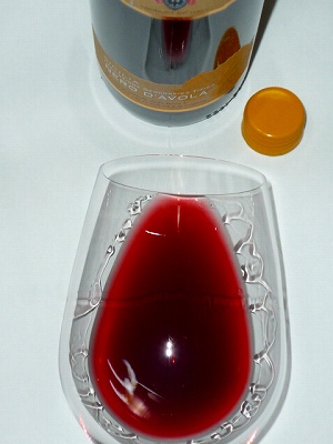 Terra Buona NeroD'Avola 2010 glass.jpg