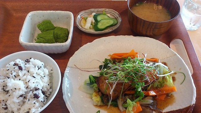 焦がし醤油黒豚定食