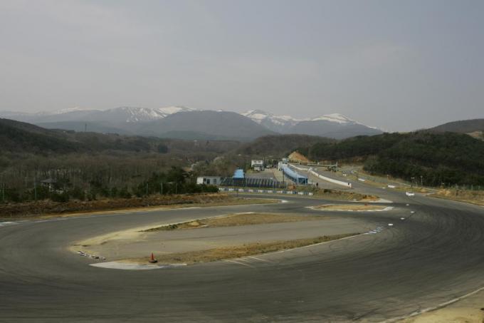 福島県の超マイナーサーキットがいま外国人旅行者に大人気のワケ 新車 中古車販売 レイズ 裏側見せます 加須 古河 羽生 久喜 館林 楽天ブログ 福島県の超マイナーサーキットがいま外国人旅行者に大人気のワケ 新車 中古車販売 レイズ 裏側見せます 加須 古河 羽生 久喜 館林 楽天ブログ
