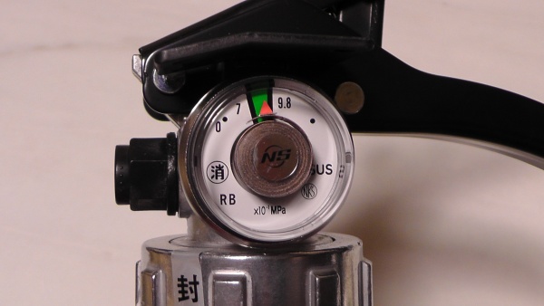 蓄圧式消火器の圧力計
