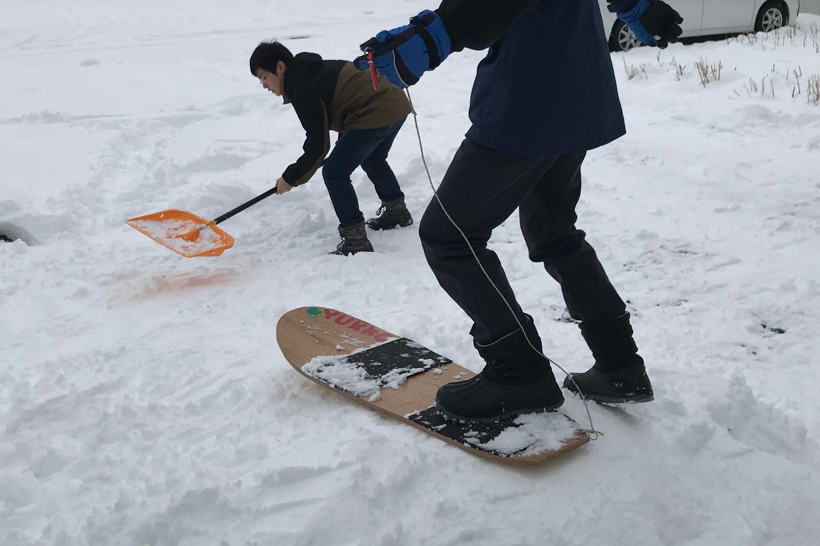 美深町で作ったスノートイ（雪板）で遊んでみたよ！ | 北海道庁の