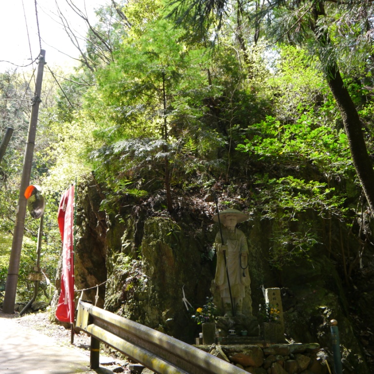 P1060971（お経岩）.jpg