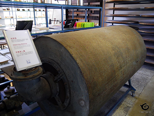蒸し製の殺青機だそうです