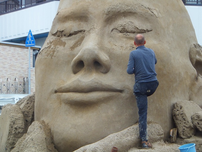 2014.07.21 サンドアート製作中 005.jpg